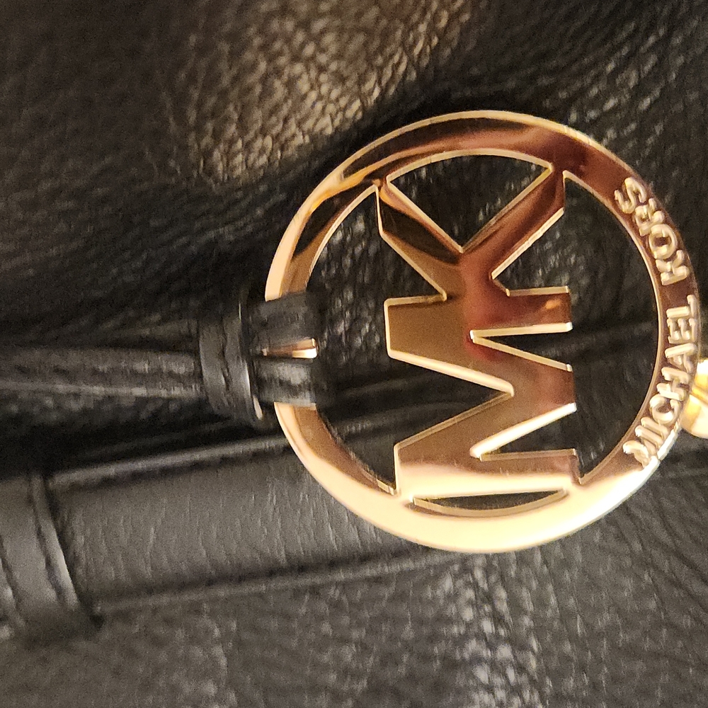 MK Handbag - Picture 3 of 10
